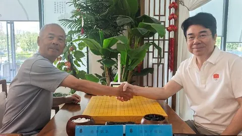 终极对决：托普穆勒布拉格斯拉维亚，激战一触即发